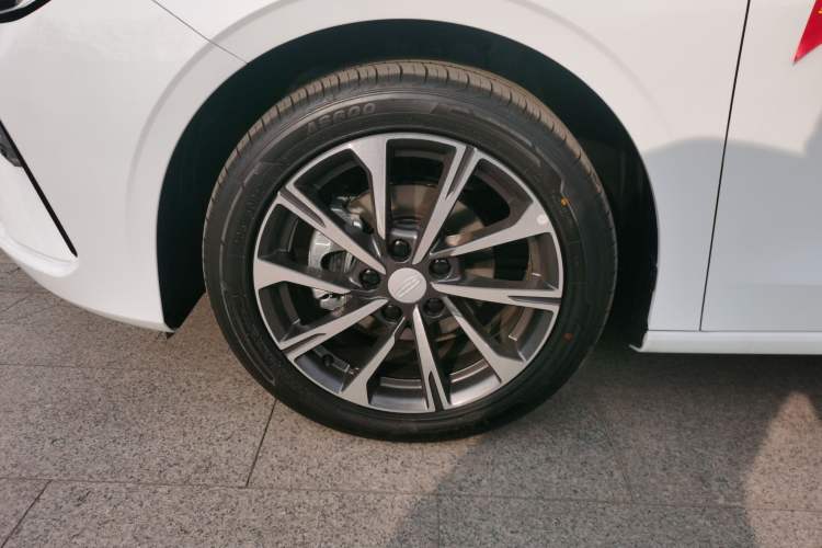 Used Geely Auto Emgrand 2026 Model 4th Generation 4 Millionth Anniversary Edition 1.5L CVT Feiyue Edition
