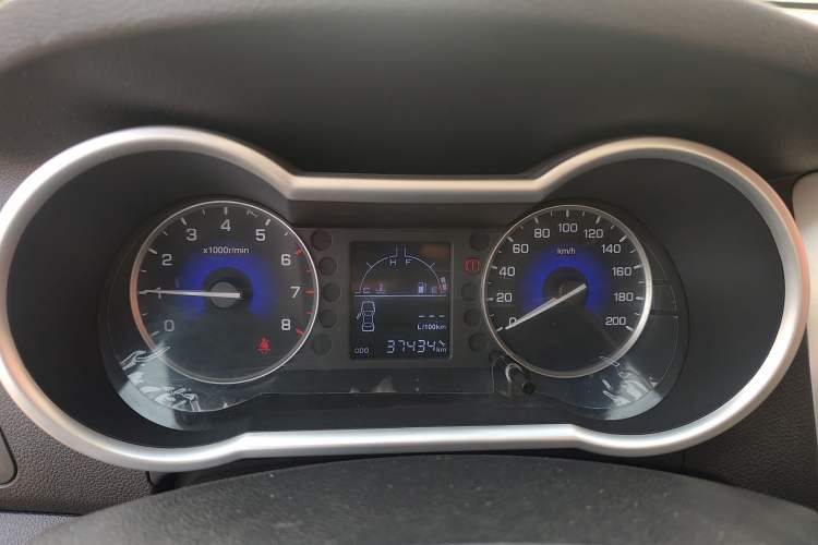 Used Dongfeng Aeolus AX3 2016 1.5L Manual Shangkue Model
