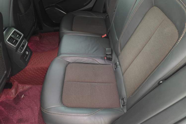 Used Audi Q5L 2018 45 TFSI Prestige Fashion Edition China V Emission Standard Left Rear Seat