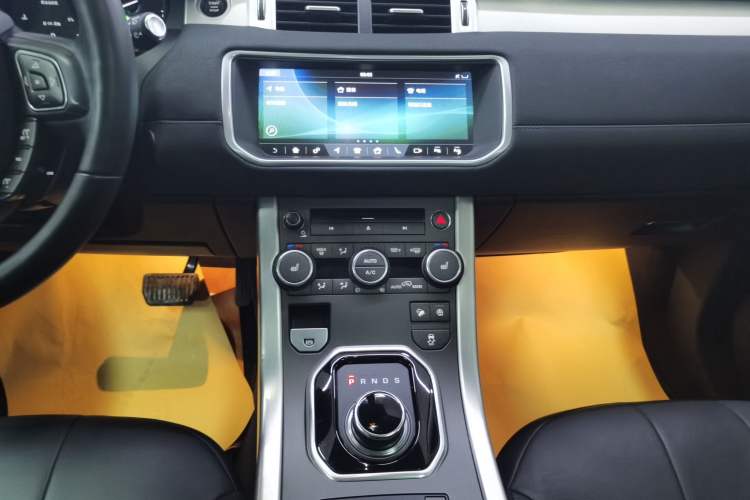 Used Land Rover Range Evoque 2018 240 PS SE Smart Brilliance Edition Audio And AC Panel
