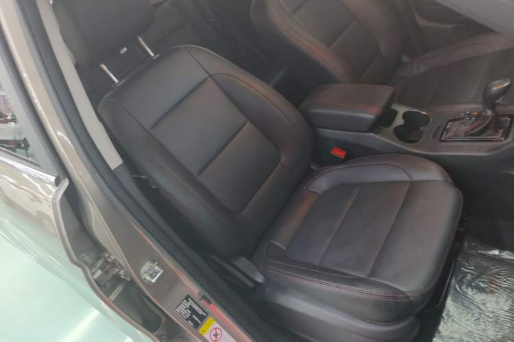 Used CHANGAN CS75 2016 1.8T Automatic Elite Model China IV Standard Right Front Seat