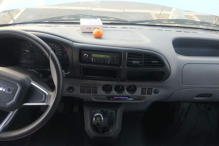 Used JMC Transit 2017 2.8T Commercial Version Short Wheelbase Mid-Roof 6/7/8-Seater JX493