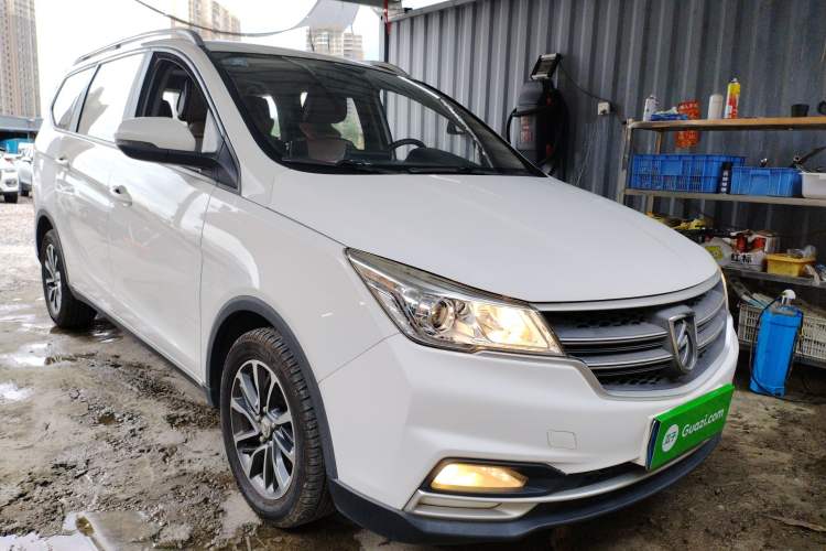 Used Baojun 730 2019 1.5L Manual Fashion Model 7-seater China VI
