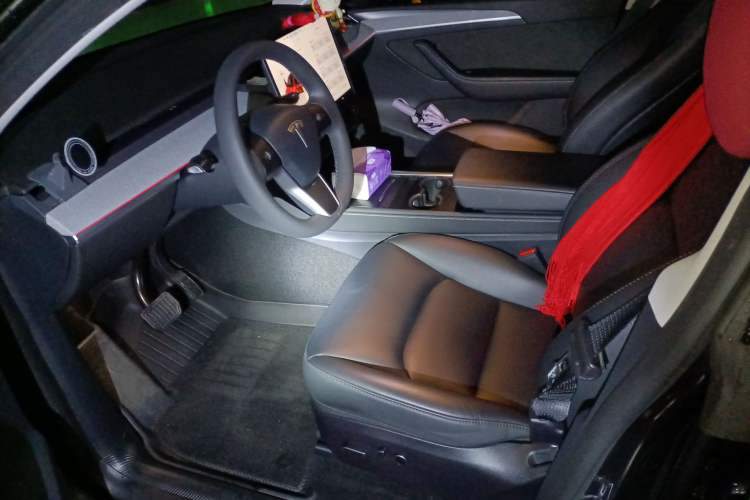 Used Tesla Model Y 2024 Rear-Wheel-Drive Version Left Front Seat