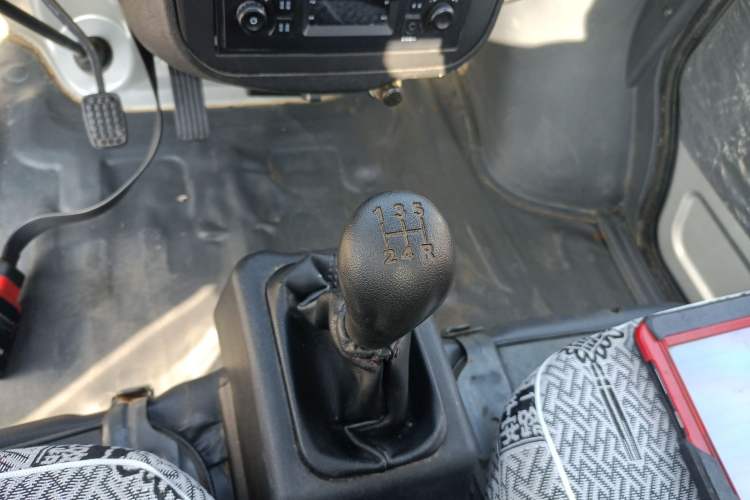 Used Wuling Zhiguang Small Truck 2020 1.2L Single Cab Gear Lever