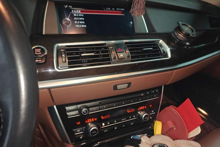 Used BMW 5 Series GT 2014 535i Leading Model Audio And AC Panel