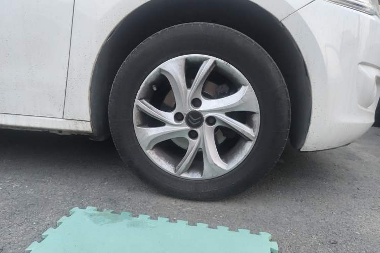 Used Citroen Elysee 2015 Zhishang Edition 1.6L Manual Fashion Model