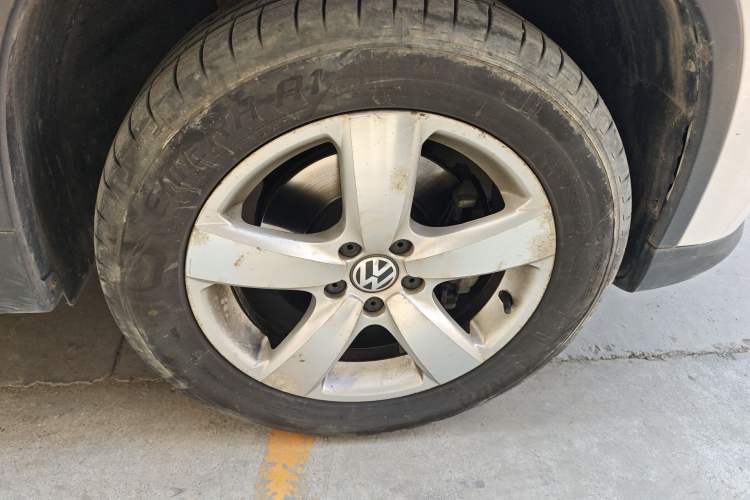 Used Volkswagen Tiguan 2012 1.8TSI Manual Two-Wheel Drive Enjoyment Edition Right Front Wheel Hub