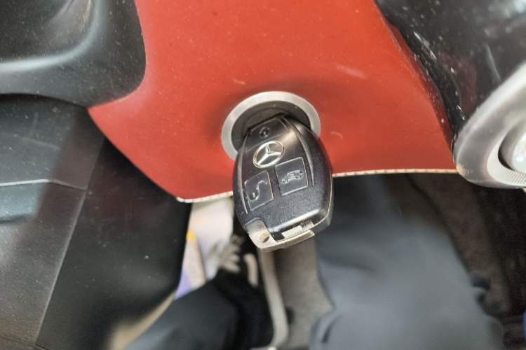 Used Mercedes-Benz Vito 2021 2.0T Business Version 7 Seats Vehicle Key