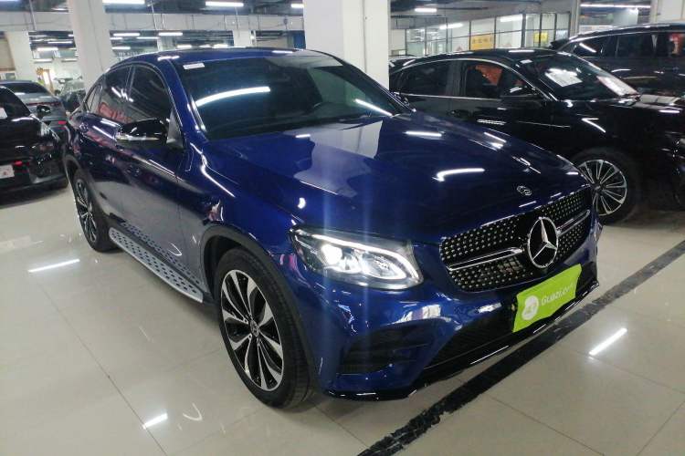 Used Mercedes-Benz GLC Coupe 2019 Facelift GLC 260 4MATIC Coupe SUV Front Right 45 Deg