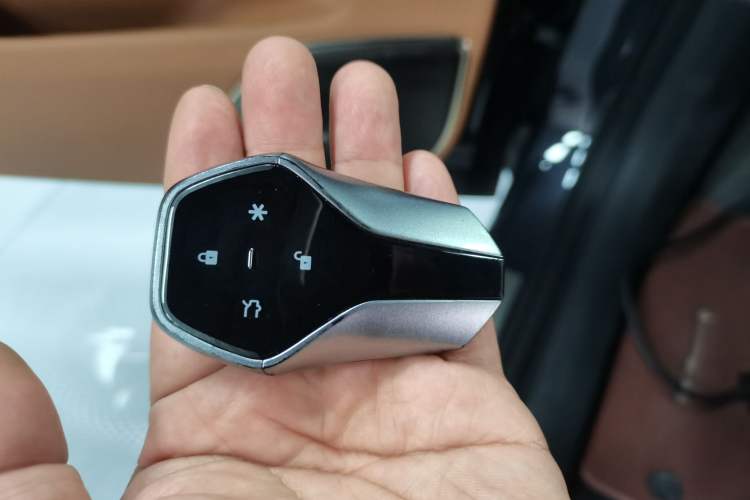 Used Hyptec HL 2025 700 Ultra Six-Seater All-Wheel-Drive LiDAR Version