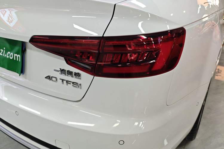 Used Audi A4L 2019 40 TFSI Fashion Edition China VI Emission Standard Right Rear Taillight