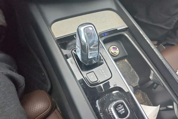 Used Volvo XC60 New Energy 2019 T8 E-Drive Hybrid Prestige Luxury Version China V Standard Gear Lever