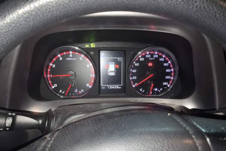 Used Toyota RAV4 2019 2.0L CVT Two-Wheel Drive Fashion X Limited Edition China VI Standard
