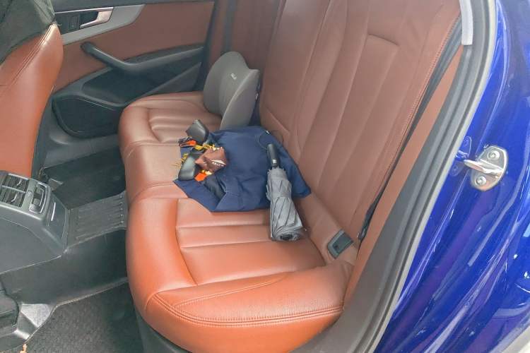 Used Audi A4L 2018 30th Anniversary Edition 40 TFSI Fashion Model Left Rear Seat