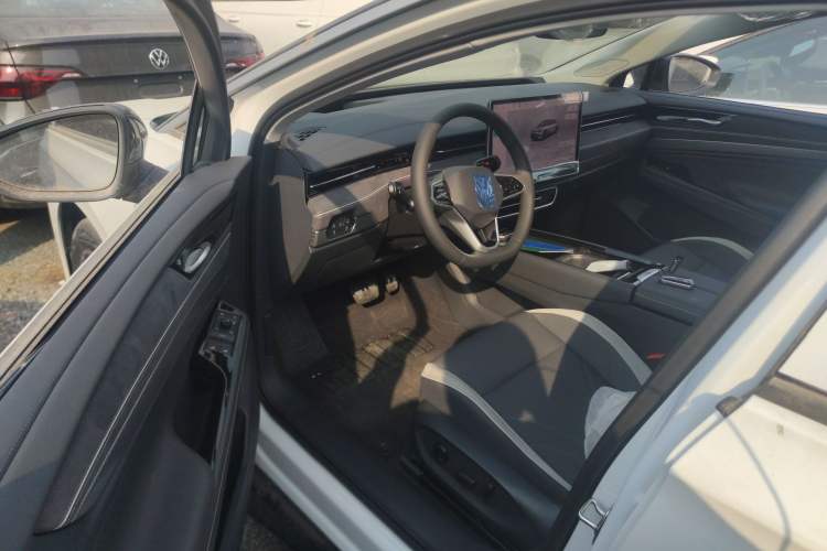 Used Volkswagen ID.7 VIZZION 2024 PRO Model Driver Seat