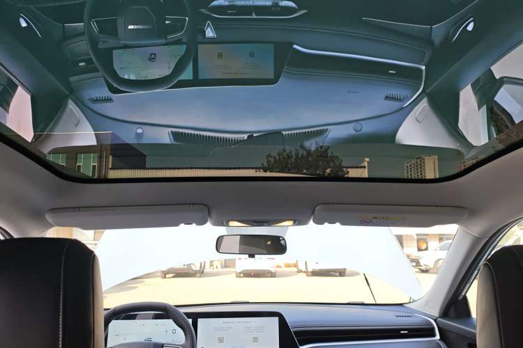 Used Venucia V 2024 260T Idol Joy Ride Pro Edition
