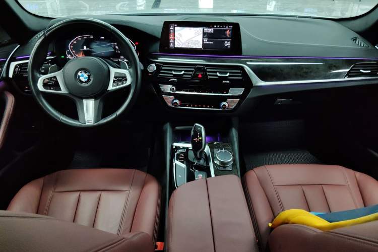 Used BMW 5 Series 2020 530Li Leading Model M Sport Package Center Console