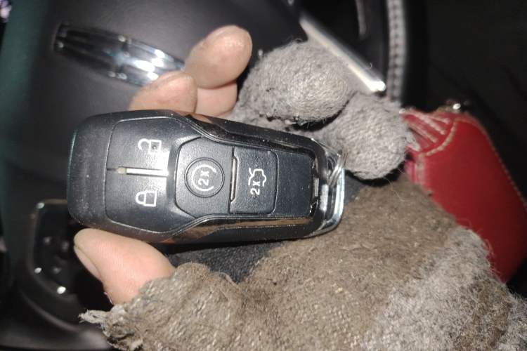 Used Lincoln MKC 2014 2.0T Two-Wheel-Drive Luxury Edition
