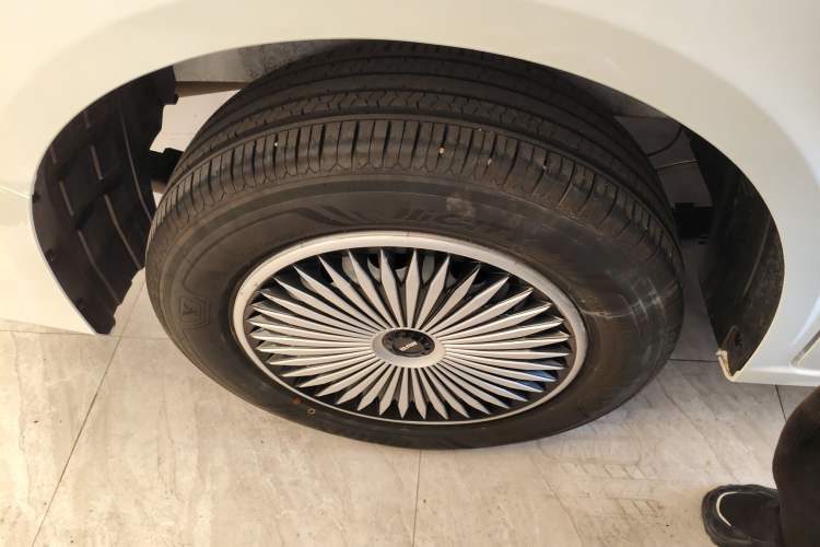 Used BAW Ruisheng Ace M7 2025 1.6L Manual Standard Wheelbase Comfort Version 5 Seats Right Rear Wheel Hub