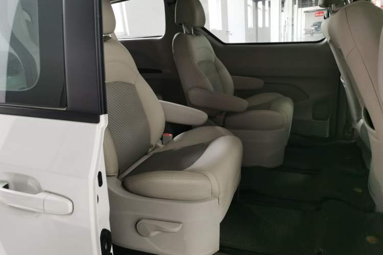 Used SAIC MAXUS G10 2018 PLUS 2.0T Automatic Smart Edition
