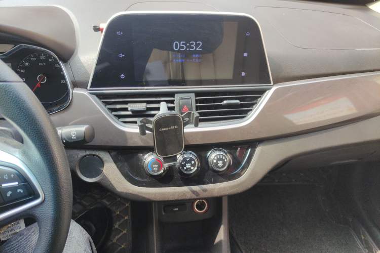 Used Baojun 310W 2017 1.5L Manual Fashion Model China V