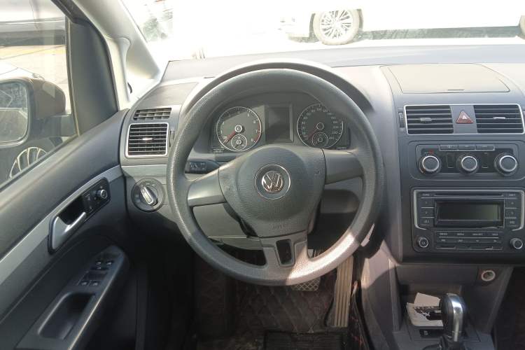 Used Volkswagen Touran 2015 1.4T DSG Comfort Edition 5 Seats