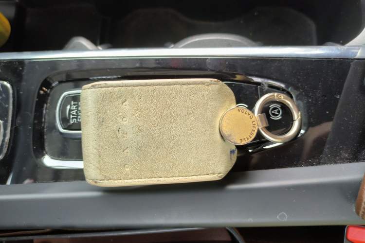 Used Volvo XC60 2023 B5 4x4 Smart Luxury Edition Vehicle Key