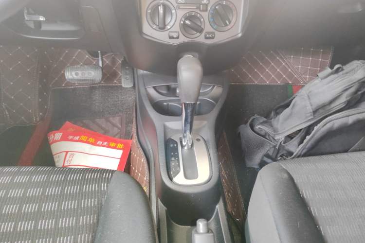 Used Nissan Livina 2013 Jinrui 1.6XL CVT Comfort Edition Gear Lever