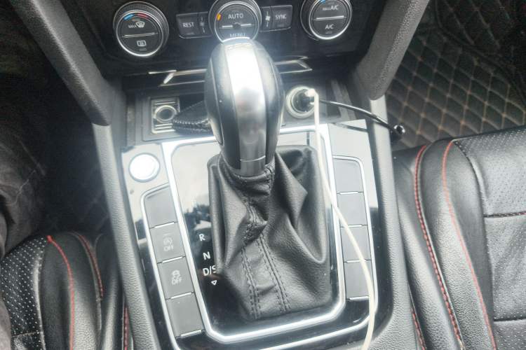 Used Volkswagen Magotan 2017 380TSI DSG Luxury Model Gear Lever