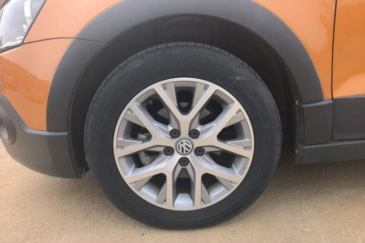 Used Volkswagen Polo 2018 1.5L Cross Polo Automatic Left Front Wheel Hub