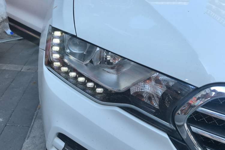 Used Haval H6 Coupe 2015 Blue-Label Facelift 2.0T Manual Two-Wheel Drive Urban Version
