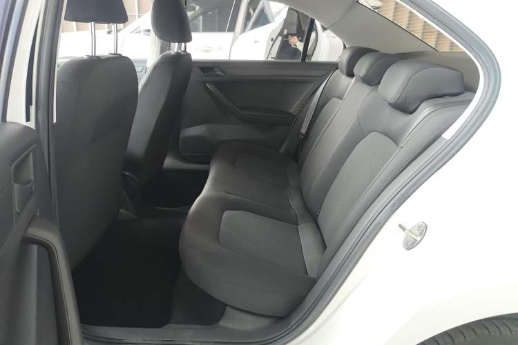 Used Volkswagen Jetta 2019 Dream Edition 1.5L Manual Fashion Version
