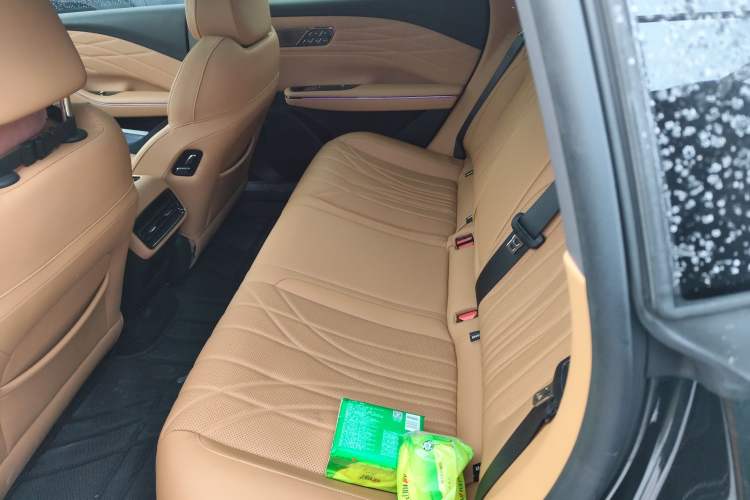 Used Geely Galaxy Galaxy 8 2025 130km EM-P Starship Edition