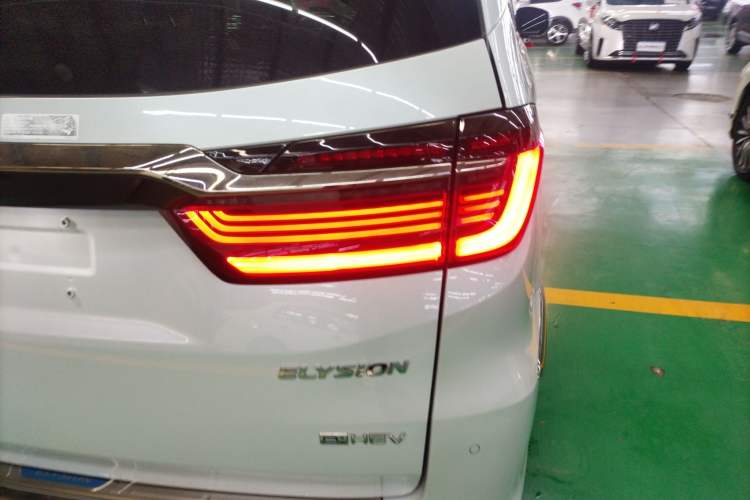 Used Honda Elysion 2024 2.0L eHEV Comfort Edition
