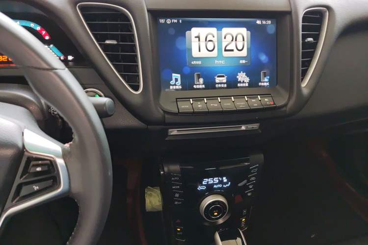 Used Luxgen 5 2016 1.8T Automatic ZhiZun Model Audio And AC Panel