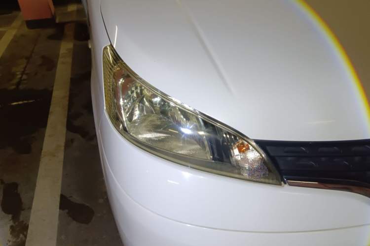 Used Nissan NV200 2012 1.6L 232 Seats Luxury Version
