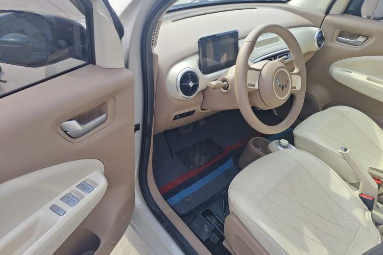 Used Wuling Hongguang MINIEV 2025 Four-Door Version Advanced Edition Driver Seat