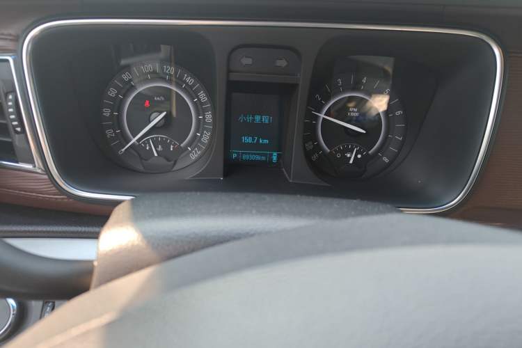 Used Buick GL8 2018 28T Luxury Model China VI Standard
