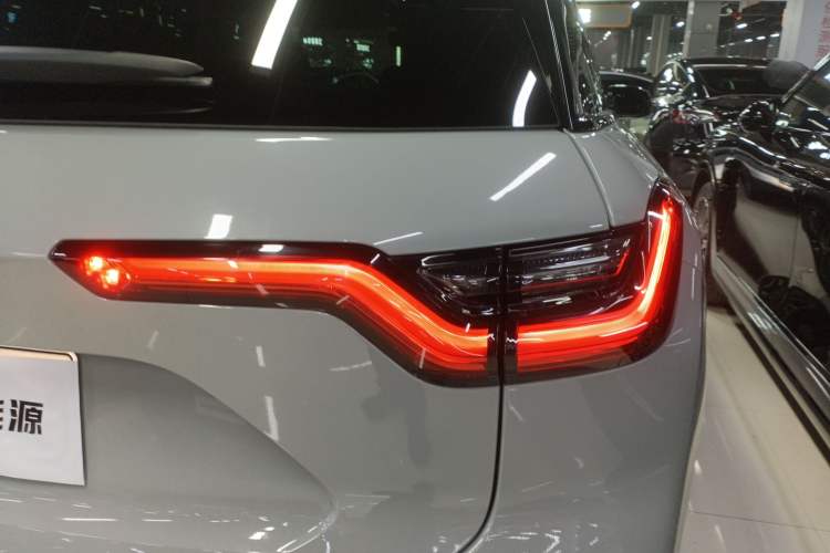 Used Nio ES6 2020 430 km Signature Edition Right Rear Taillight