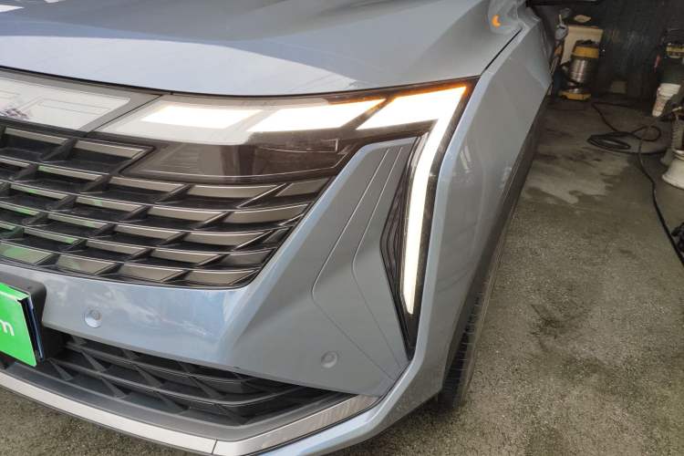 Used Geely Auto FX11 2023 2.0TD DCT Prestige Edition
