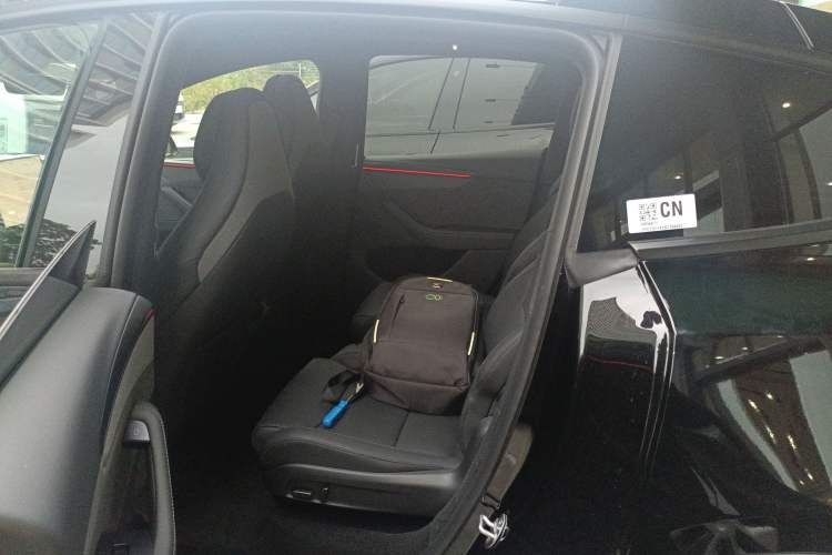 Used Tesla Model Y L 2025 Model Long-Range All-Wheel-Drive Version