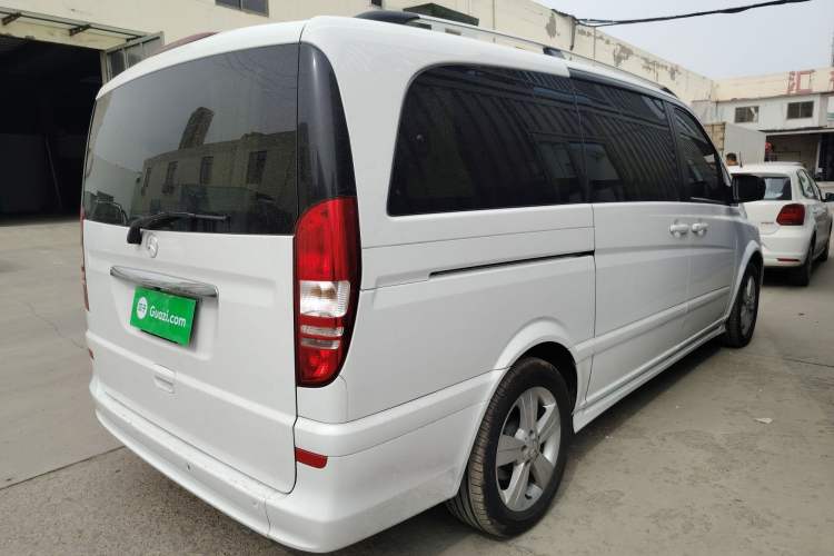 Used Mercedes-Benz Viano 2013 3.0L Comfort Edition
