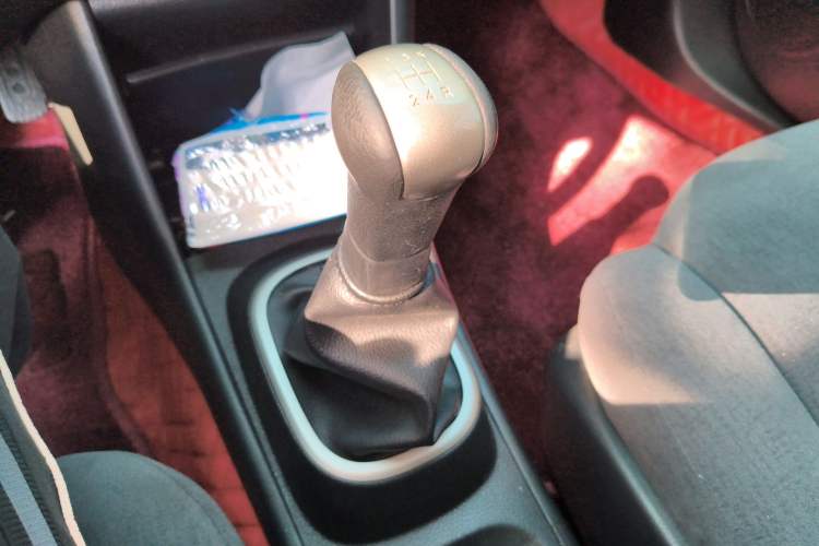 Used Nissan Sylphy 2018 Classic 1.6XE Manual Comfort Edition Gear Lever