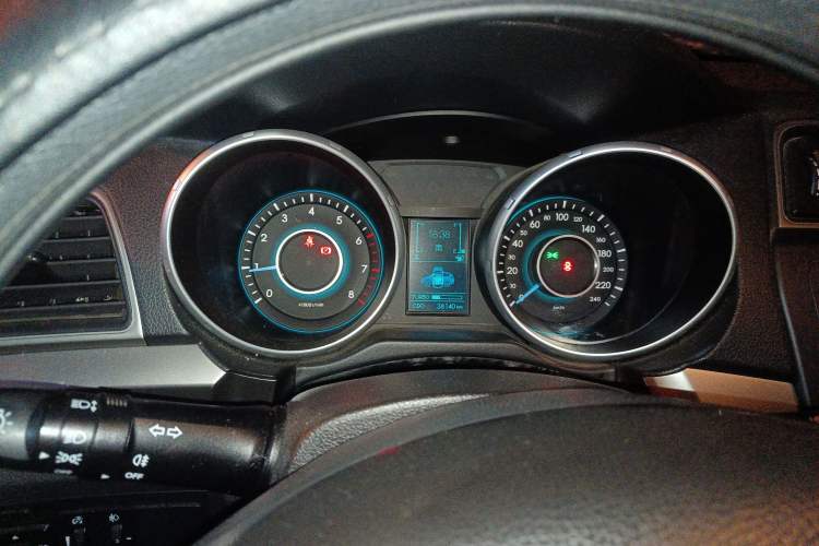 Used BAIC Senova X65 2015 2.0T manual Comfort trim level