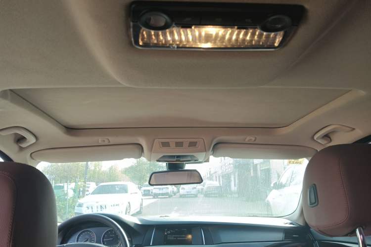 Used BMW 5 Series 2014 525Li Leading Model
