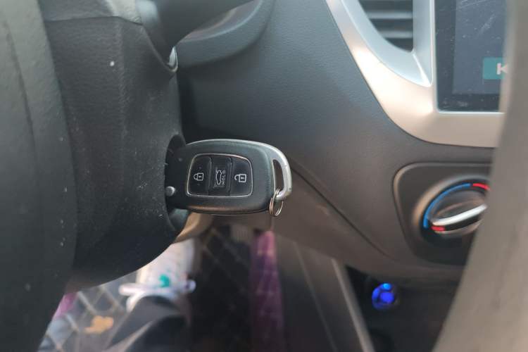 Used Hyundai Verna (new generation) 2016 1.4L Automatic Cool Edition GLS Vehicle Key