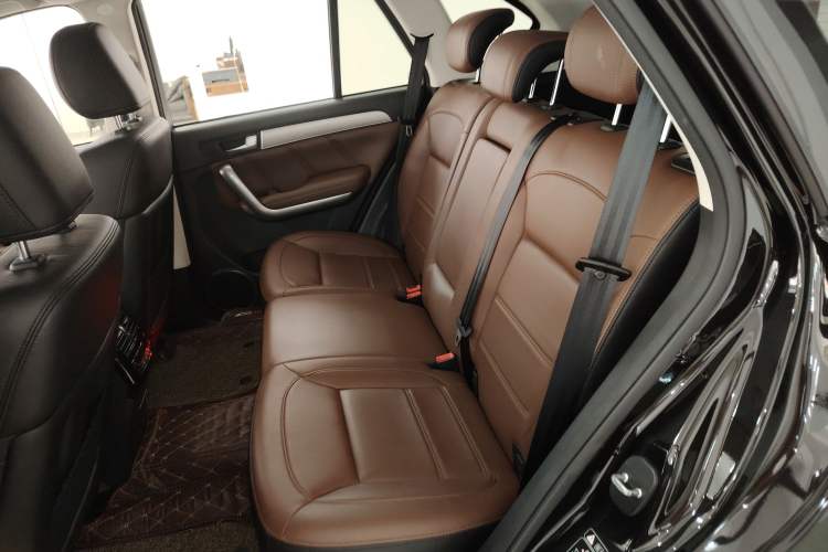 Used Haval H8 2017 2.0T Gasoline Two-Wheel Drive Enjoyment Version Left Rear Seat