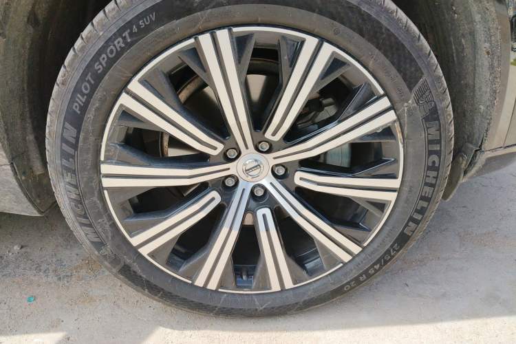 Used Volvo XC90 2022 B6 Zhiya Luxury 7-Seater Right Front Wheel Hub