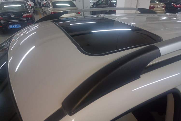 Used CHANGAN CS35 2017 1.6L Manual Luxury Model Roof